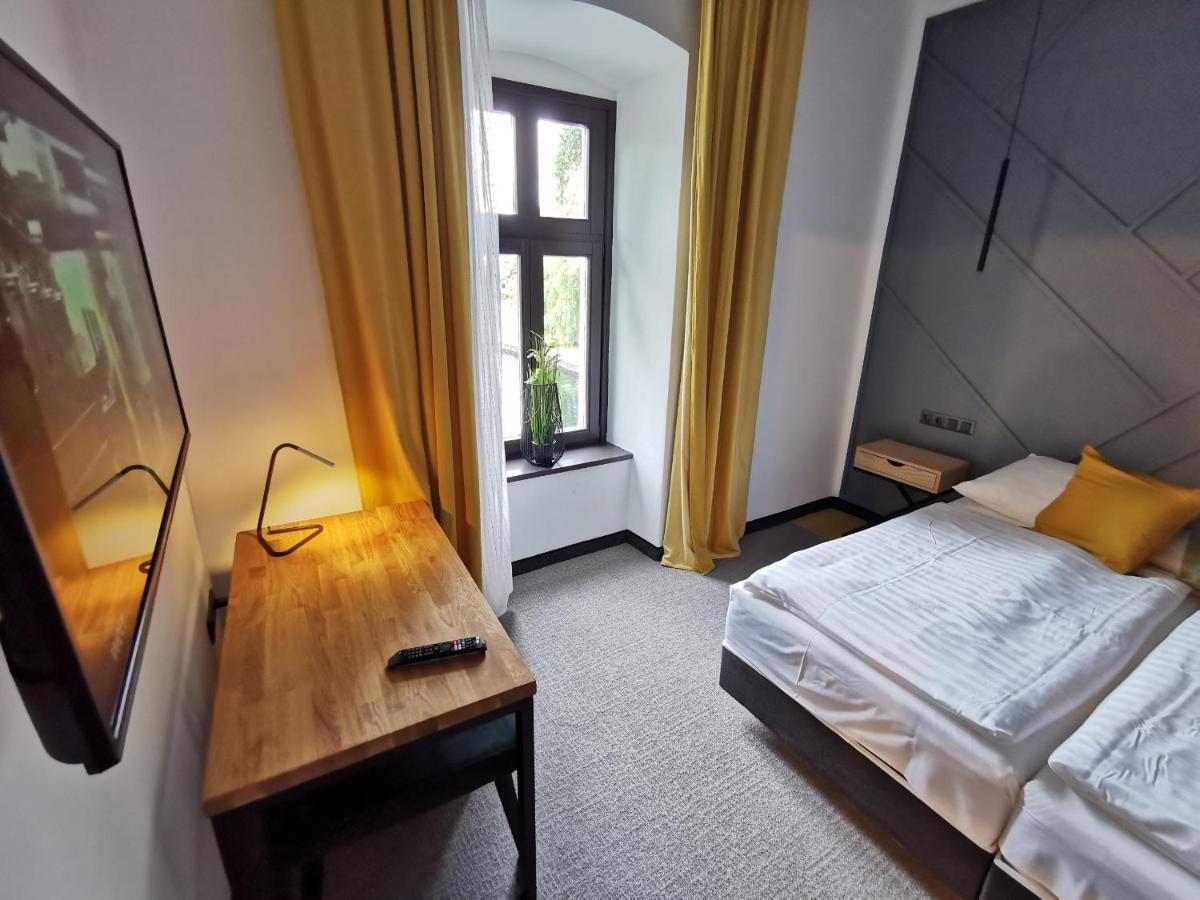 Hotel Gabriella ตาปอลซา ภายนอก รูปภาพ