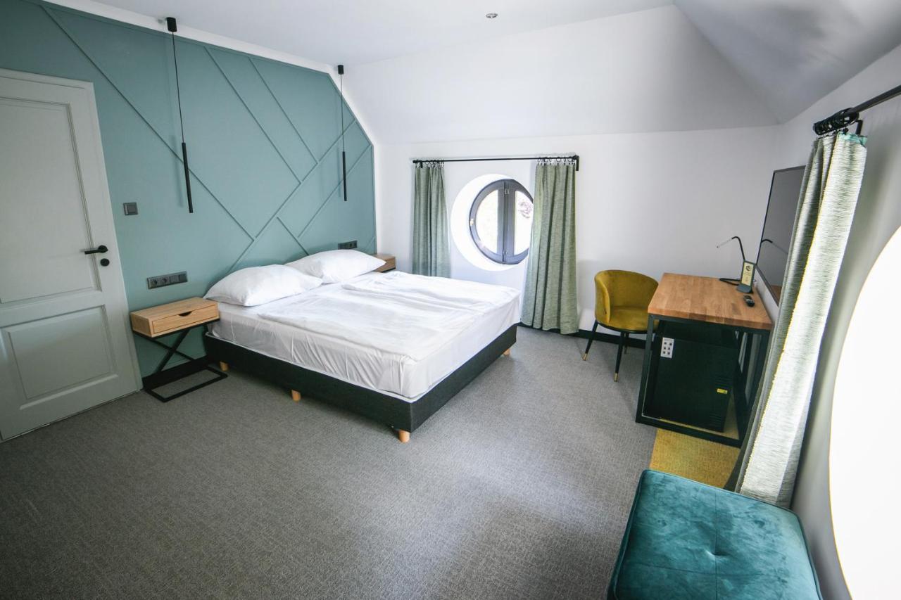 Hotel Gabriella ตาปอลซา ภายนอก รูปภาพ